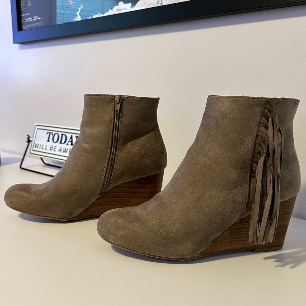 NWT Torrid Taupe Gray Fringe Wedge Bootie Size 11W